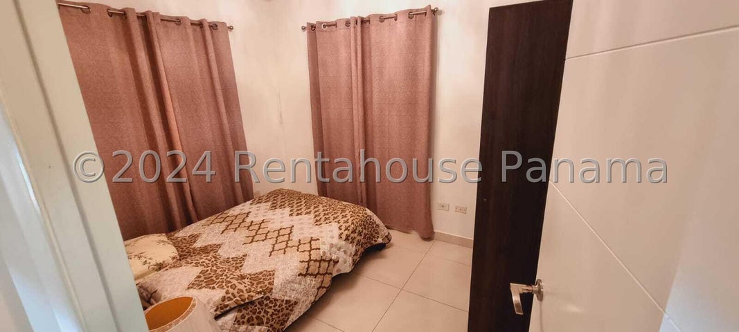 Charming House in Private Residential Near Beaches